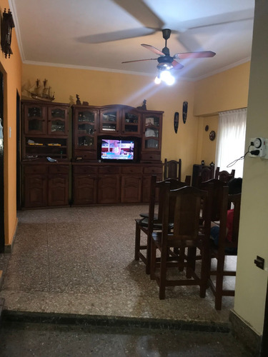 Imagen 8 de 18 de Casa - Venta - La Tablada - 6 Ambientes - Dos Plantas