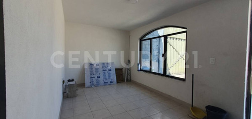 Renta Terreno Con Área De Oficinas, Valle De Los Tules Tultitlan