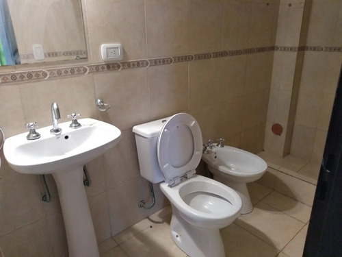 Oportunidad,moron, Semipiso (2 Por Piso) Al Frente, Muy Lumi