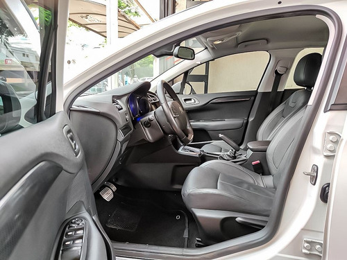 Imagem 4 de 13 de Citroen C4 Lounge 1.6 Exclusive 16v Turbo 2014