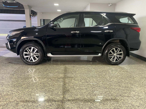 Toyota Hilux 2.8 Srx Diesel 7 Lugares 2020/2020