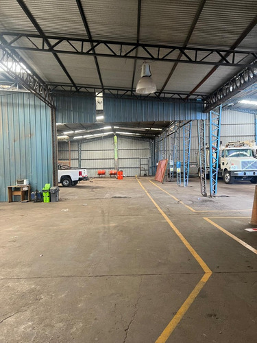 Excelente Nave Industrial De 2.500mts. Aprox, Hurlingham
