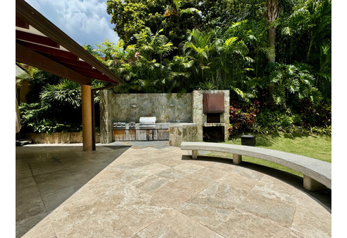 Los Chorros/hermosa Casa Amoblada/2000m2/en Alquiler
