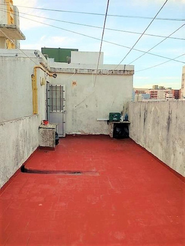 Imagen 25 de 26 de Dos Ambientes Por Escalera Pleno Centro