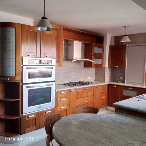 En Venta Lujoso Ph Urb. La Tahona De 420m2 / 4h / 7b / 4p / 1 M