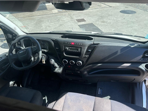 Daily Iveco 28 Lugares 2021/2022 Escolar