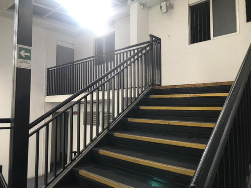 Se Arrienda Gran Propiedad Comercial, Ubicada En Gran Av.