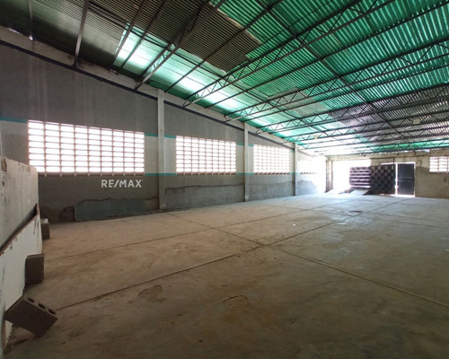 Re/max 2mil Vende, Galpón Con Local, Pampatar, Maneiro, Isla De Margarita.