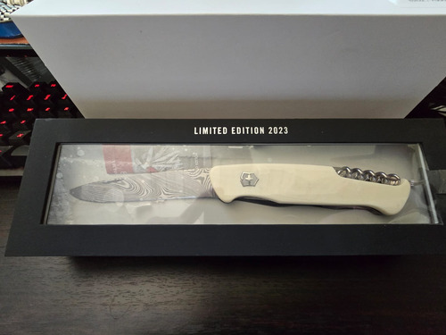 Victorinox Ranger 55 Damasco 2023 Crema (Usado)