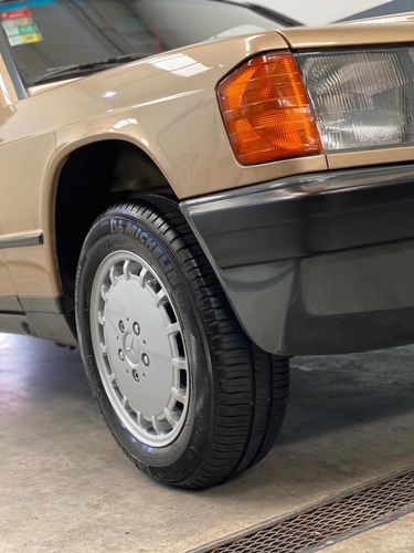 Mercedes Benz 190e