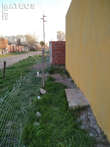 Imagen 2 de 9 de Venta Casa Mar Del Tuyu Oportunidad Calle 9 Al 5300