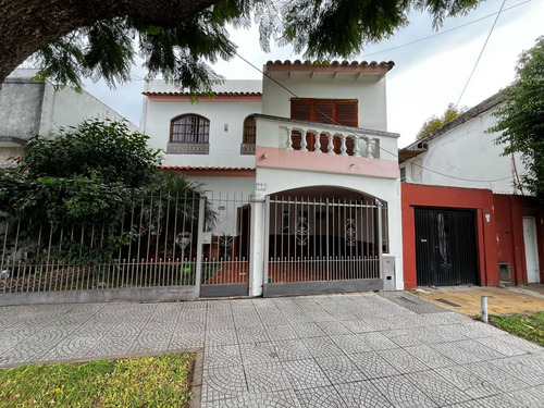 Venta Casa 5 Ambientes En Bernal, Quilmes