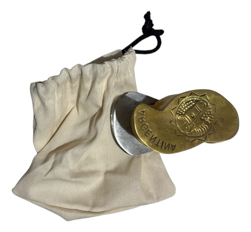 Taba Mediana De Hueso Con Bronce Estampada En Bolsa Gaucha