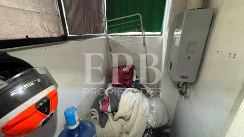 Se Vende Amplio Departamento 2d 1b En Sector Residencial