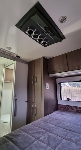 Imagem 6 de 15 de Motorhome Neway - Alexa