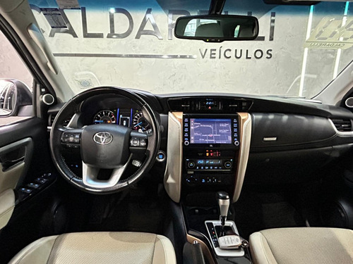 Toyota SW4 2.8 Tdi Srx Diamond 7l 4x4 Aut. 5p