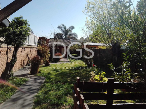 Casa Chalet En Venta En Banfield