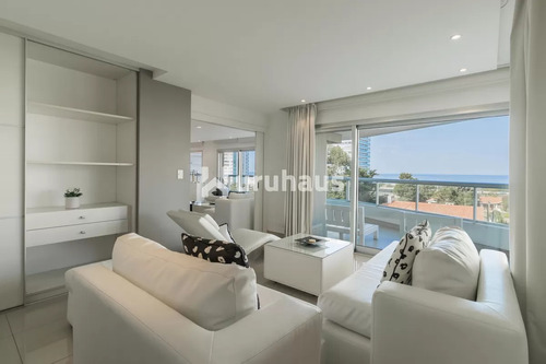 Alquiler Apartamento Tres Dormitorios Playa Brava Edificio Brava Biarritz