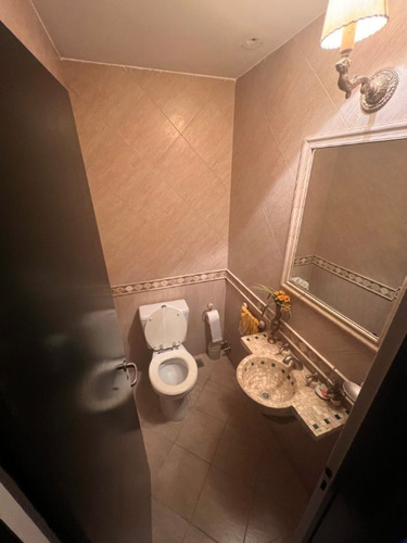 Chalet En Venta En Castelar Sur