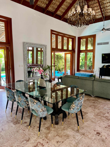 Villa Tropical En Veinte, Cap Cana, República Dominicana.