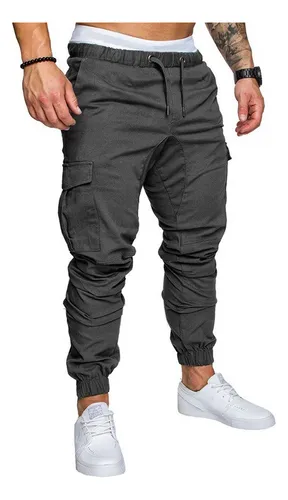 Hombres con pantalones grises sale