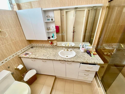 Imagen 8 de 14 de Ramiro E. Ruiz Vende Casa En Prados Del Este Mls #22-9997