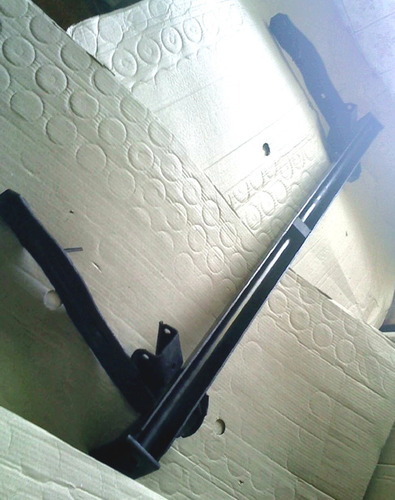 Imagem 10 de 10 de Eixo Traseiro Passat Ls Pointer Village Iraquiano Vw Original D Época Agregado Com Buchas E Borrachas Anti Ruido D Cabos