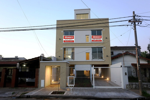 Imagen 1 de 7 de Departamento En Venta En Morón