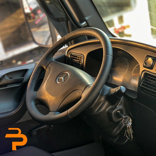 Imagem 9 de 12 de Mercedes-benz Accelo 815 2013/13