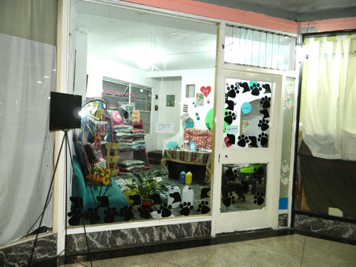 Imagen 2 de 3 de Venta De Local Con Bño Privado En Galería En Flores