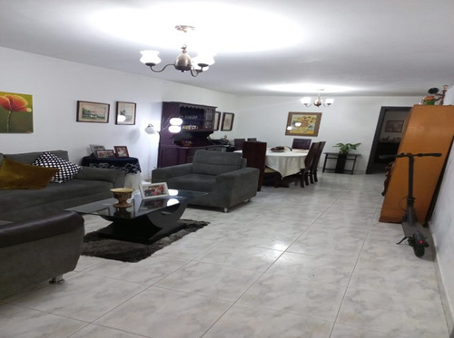 Casa En Venta Laureles Medellín 