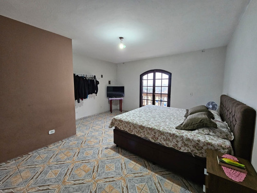 Casa De 3 Quartos E 4 Banheiros ,sendo Uma Suíte!!