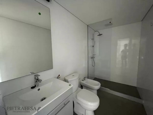 Apartamento En Venta A Estrenar 3 Dormitorios, 2 Baños, Garaje Y Terraza - Paraguay - Centro