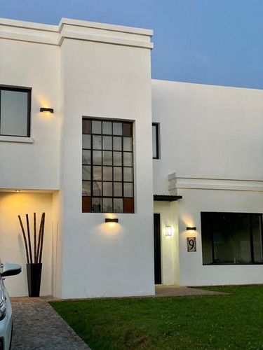 Imagen 3 de 24 de Casa En Venta En Barrio Hudson Chico