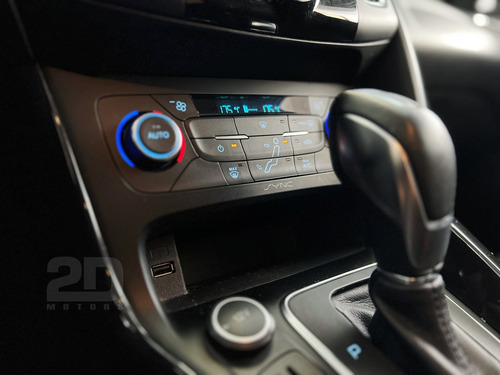 Ford Focus 2.0 TITANIUM FASTBACK 16V FLEX 4P POWERSHIFT