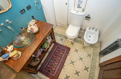 Excelente Casa Remodelada Con Estilo Único