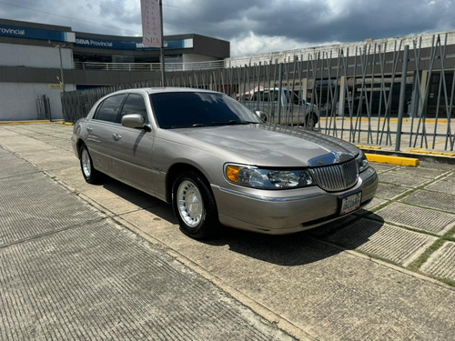 Lincoln Town Car