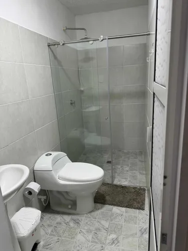 Casa Amplia En Aranjuez - 200m2, Garaje, Excelente Ubicación