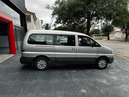 Hyundai H1 2.5 Wagon 12-p Mt Plus