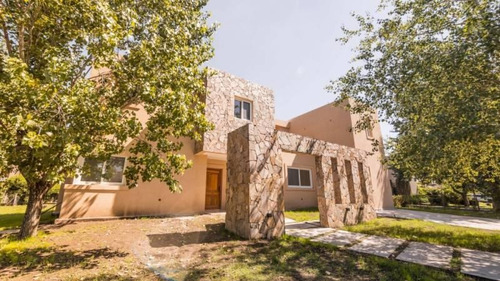 Casa A Estrenar En Venta En Santa Barbara