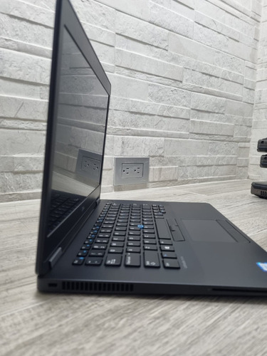 Laptop Dell Latitude E7470 I7 De 6ta Gen. 16gb Ddr4 240 Ssd (Usado)