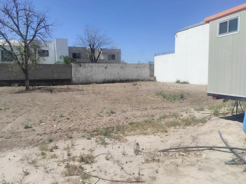 Se Vende Terreno Residencial En Virtudes Esq. Con Via De Santo Tomas, Las Trojes