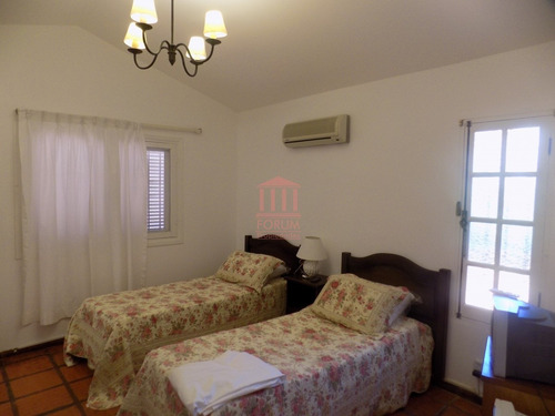 Venta Casa 3 Dormitorios , 3 Baños- Ref: 448