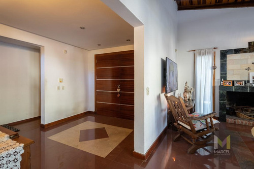Imagen 3 de 30 de Casa En Venta - 5 Ambientes - Carilo