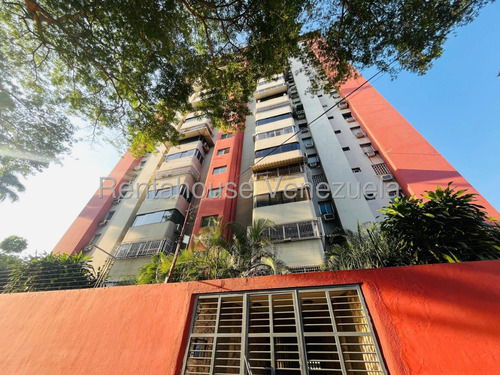 Se Vende Amplio Y Comodo Apartamento Con Una Vista Espectacular Acceso A Las Principales Vias Pozo Propio Urb Calicanto 25-18243 Miriam