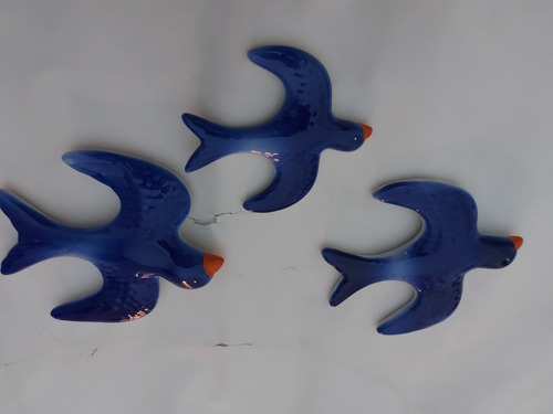 Uma Andorinha Voando So Não Faz Verão, Temos 3,em Porcelana Azul
