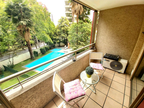 Lindo Dpto Amoblado. Barrio El Golf. Conectibilidad, Metro.