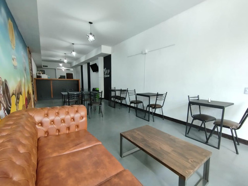 Excelente Local Sobre Avenida Córdoba · 134 M2 (7x19)