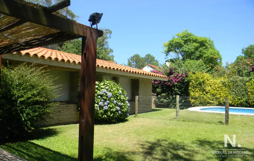 Chalet En Zona Pinares De Punta Del Este