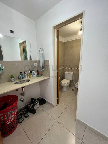 Imagen 15 de 21 de Departamento De Un Dormitorio Frente Al Parque San Martin Con Balcon.